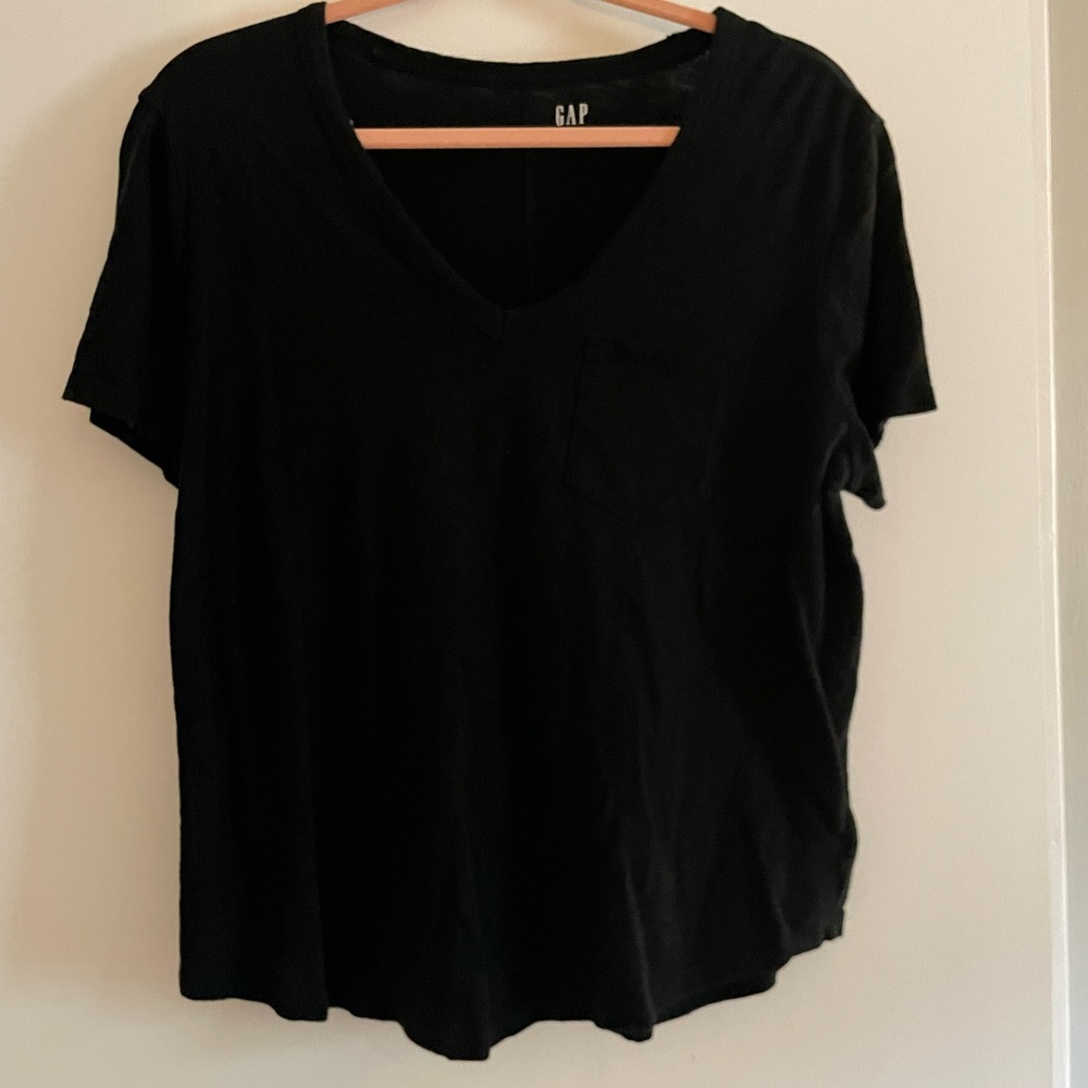 Black V-neck. Brand is Gap. Size medium